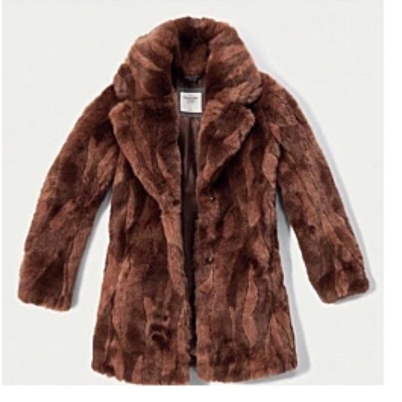 Abercrombie & Fitch Jackets & Blazers - Abercrombie & Fitch faux fur coat, NWOT